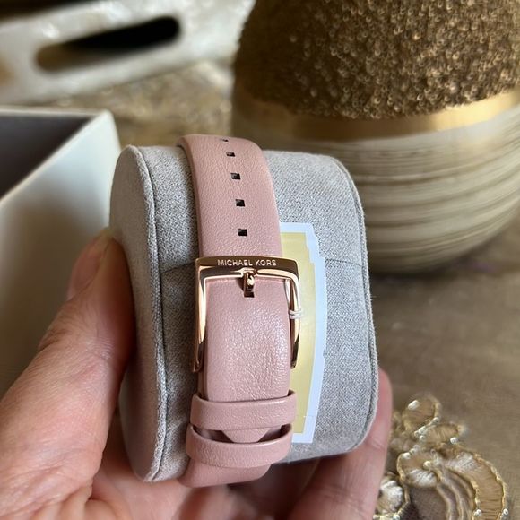 Michael Kors Ladies Watch and Bracelet Set - Picture 6 of 10